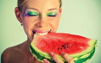 吃瓜口腔流血,揭秘背后的惊人真相